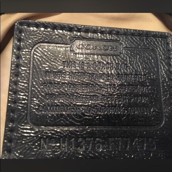 Coach cross body purse 100% authentic - Picture 1 of 3